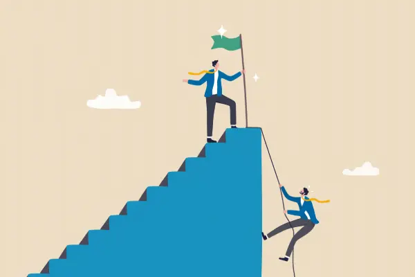 Emprendedores subiendo a la cima del éxito