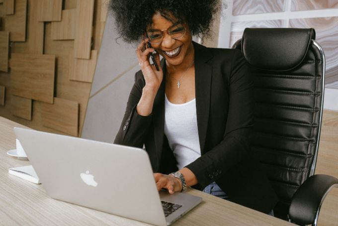 ¿Cómo iniciar el año siendo más feliz en el trabajo?